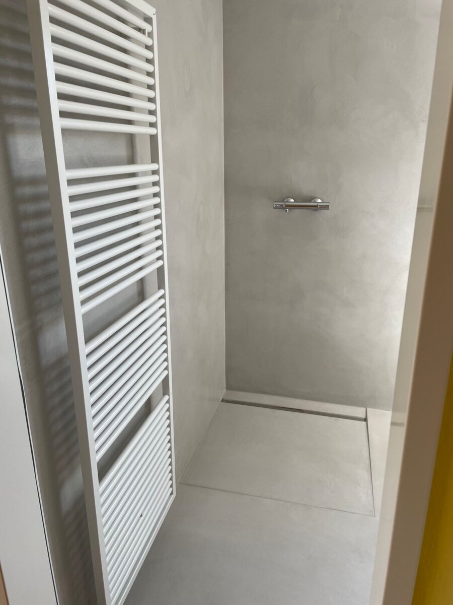 Malerarbeiten im Badezimmer von Philip Dünser Malerbetrieb